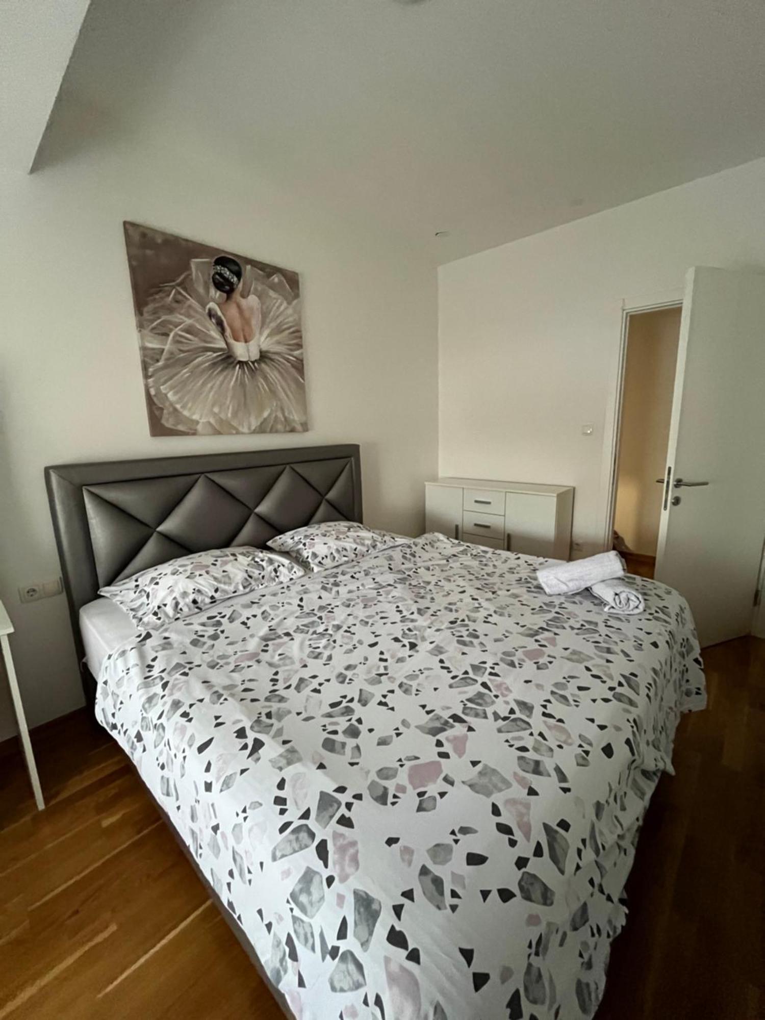 Apartman Masa Баня Лука Екстериор снимка